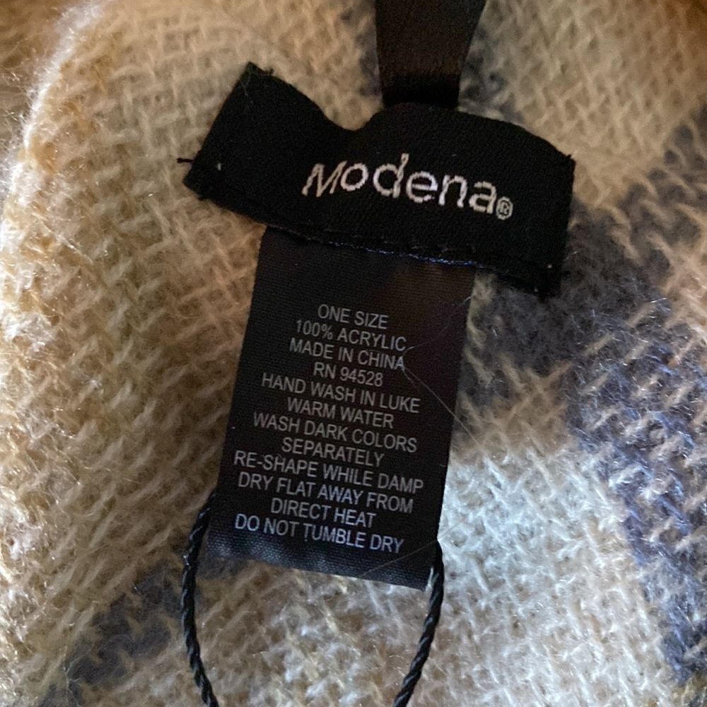 Modena New York Shawl - Picture 3 of 5